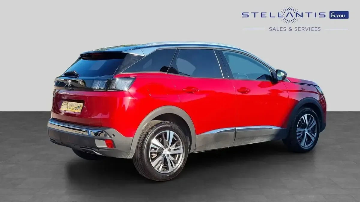 Used Peugeot 3008 Allure+ 134 HP (98 kW) 2023 Red SUV