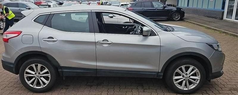 Used Nissan Qashqai Acenta 2017 Blade silver SUV