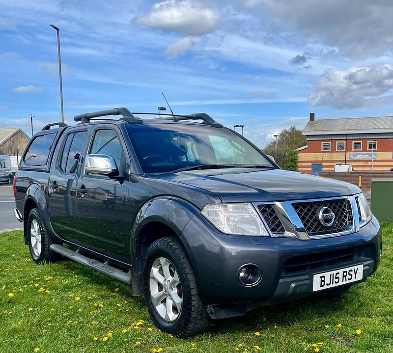 Used Nissan Navara Tekna 2015 Grey Pickup