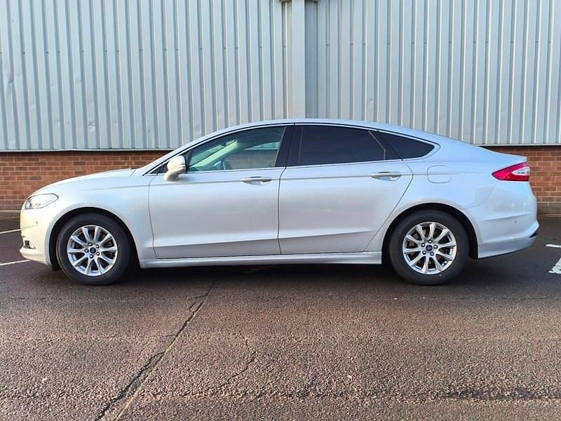 Used Ford Mondeo Titanium 150 HP (110 kW) 2018 Silver Hatchback