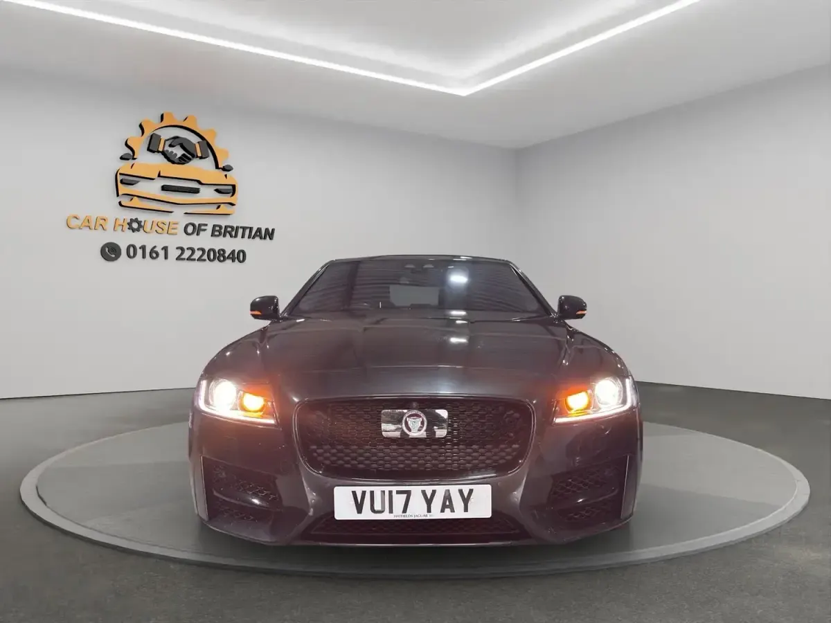 Second-hand Jaguar XF R-Sport 250 CP (183 kW) 2017 Gri Berlinǎ