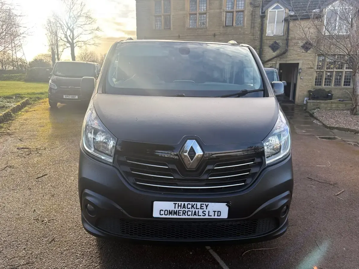 Used Renault Trafic 2016 Black MPV