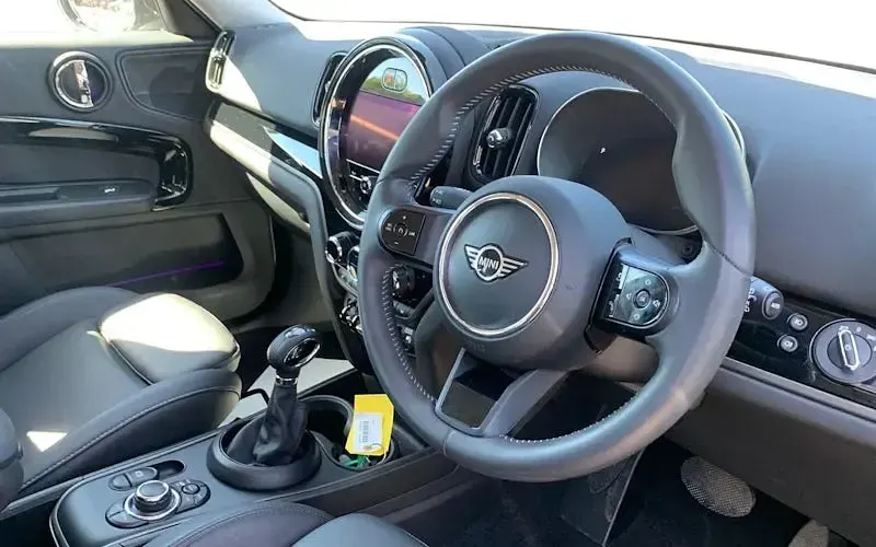 Begagnad Mini Cooper S Classic 220 HK (161 kW) 2022 Silver Halvkombi