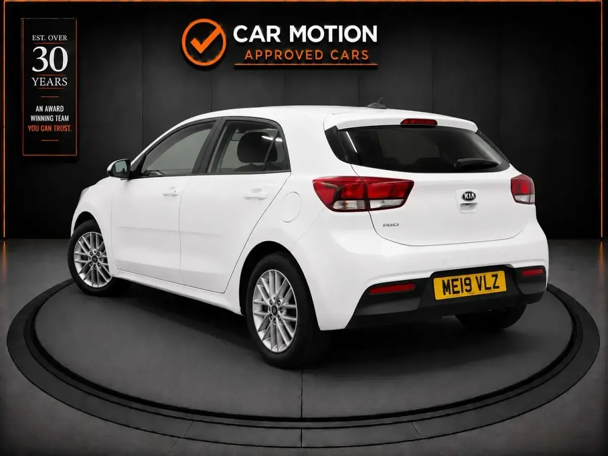 Used Kia Rio 83 HP (61 kW) 2019 White Hatchback