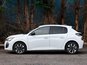 Used Peugeot 208 Allure 101 HP (74 kW) 2024 White Hatchback