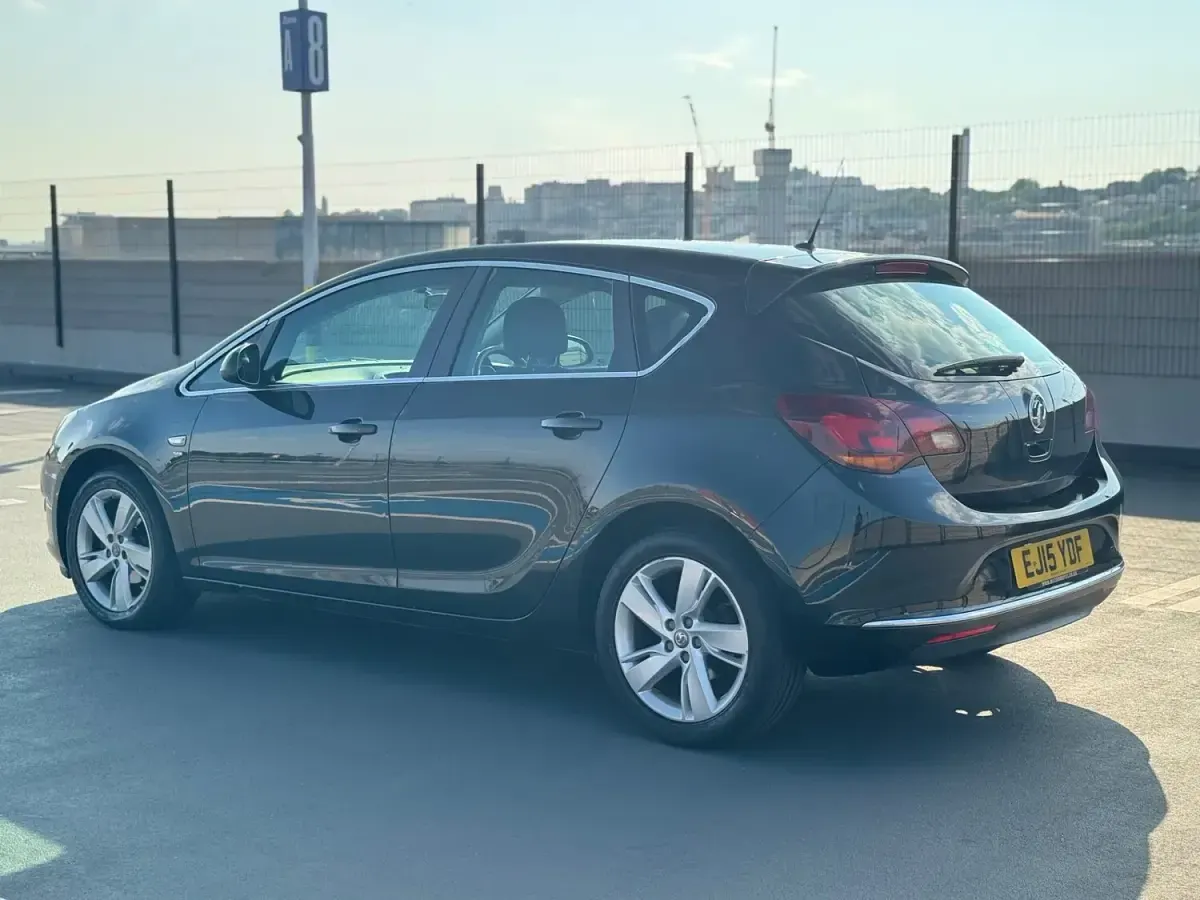 Used Vauxhall Astra SRi 2015 Black Hatchback