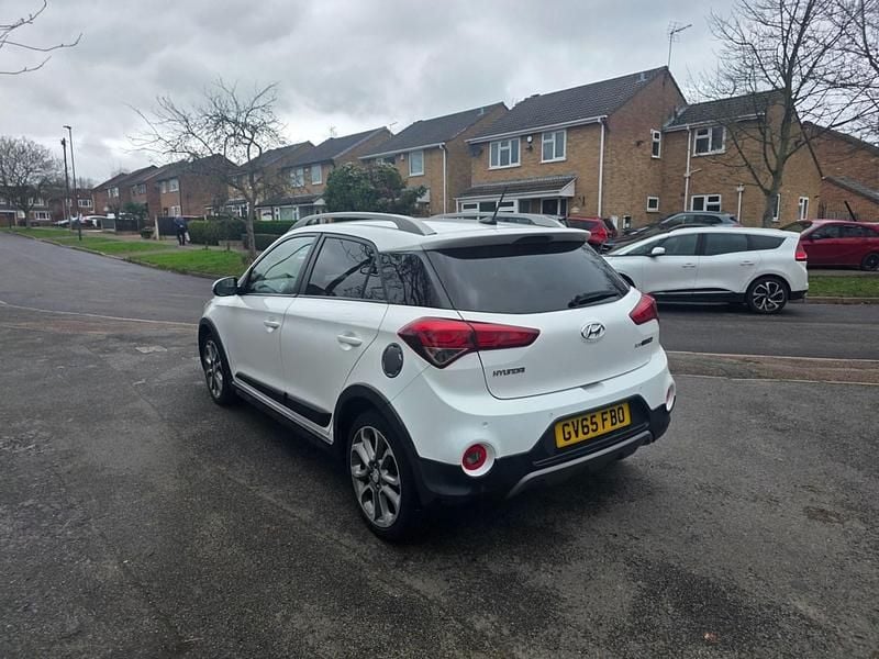 Used Hyundai i20 Active 2016 White Hatchback