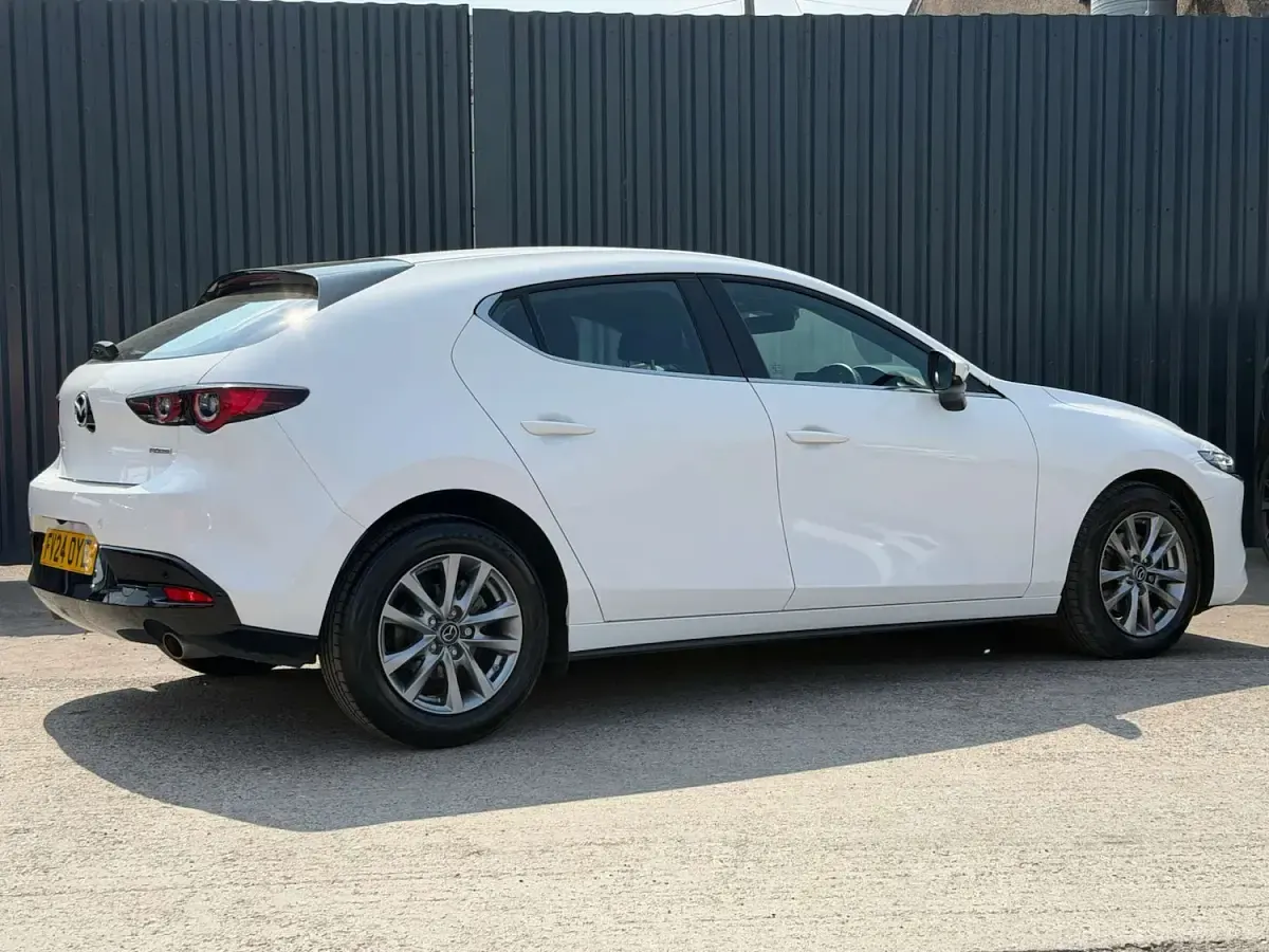 Used Mazda 3 Center-Line 122 HP (89 kW) 2024 White Hatchback