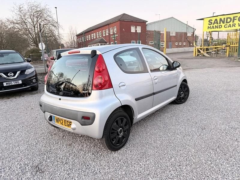 Second-hand Peugeot 107 Active 68 CP (50 kW) 2012 Argintiu Hatchback