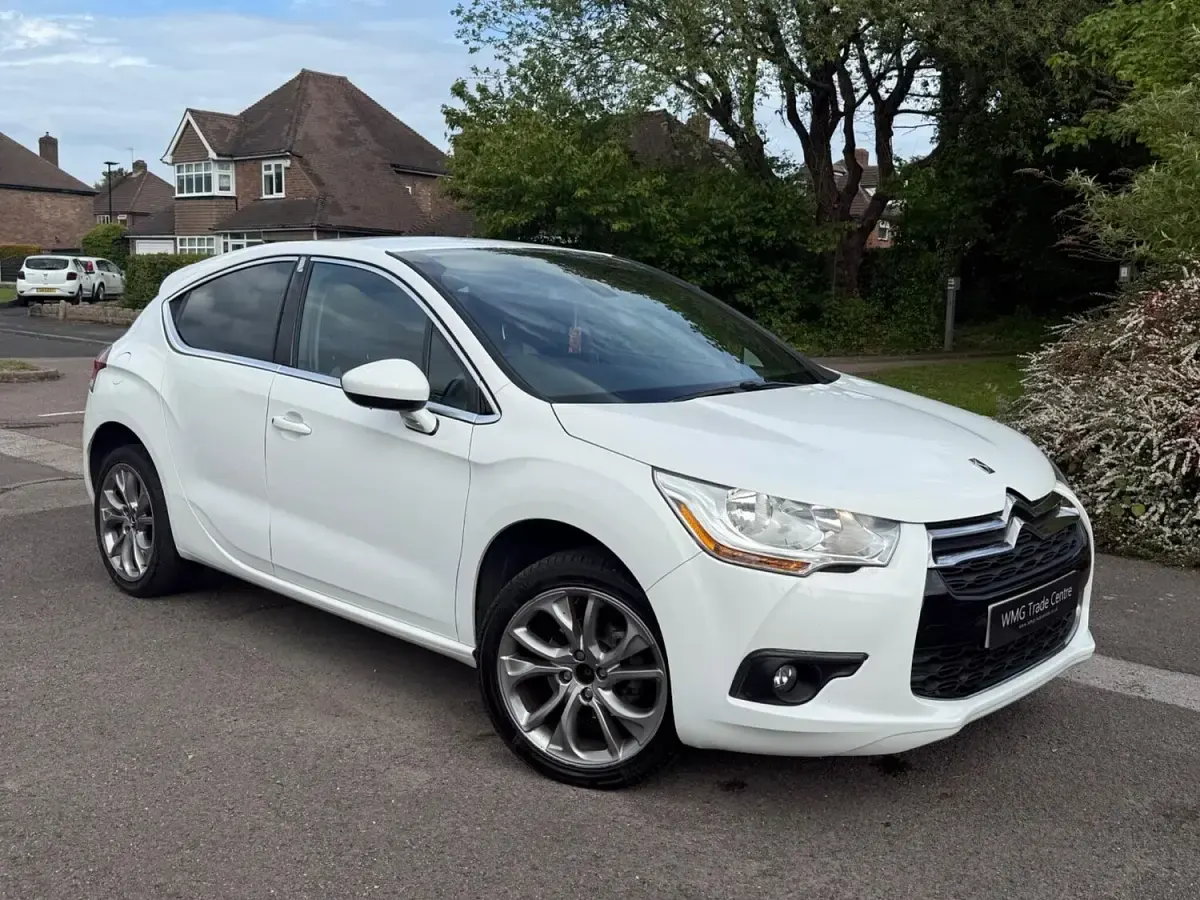Used Citroën DS4 2014 White Hatchback