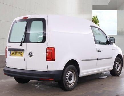 Usado VW Caddy Startline 102 CV (75 kW) 2018 Blanco Monovolumen