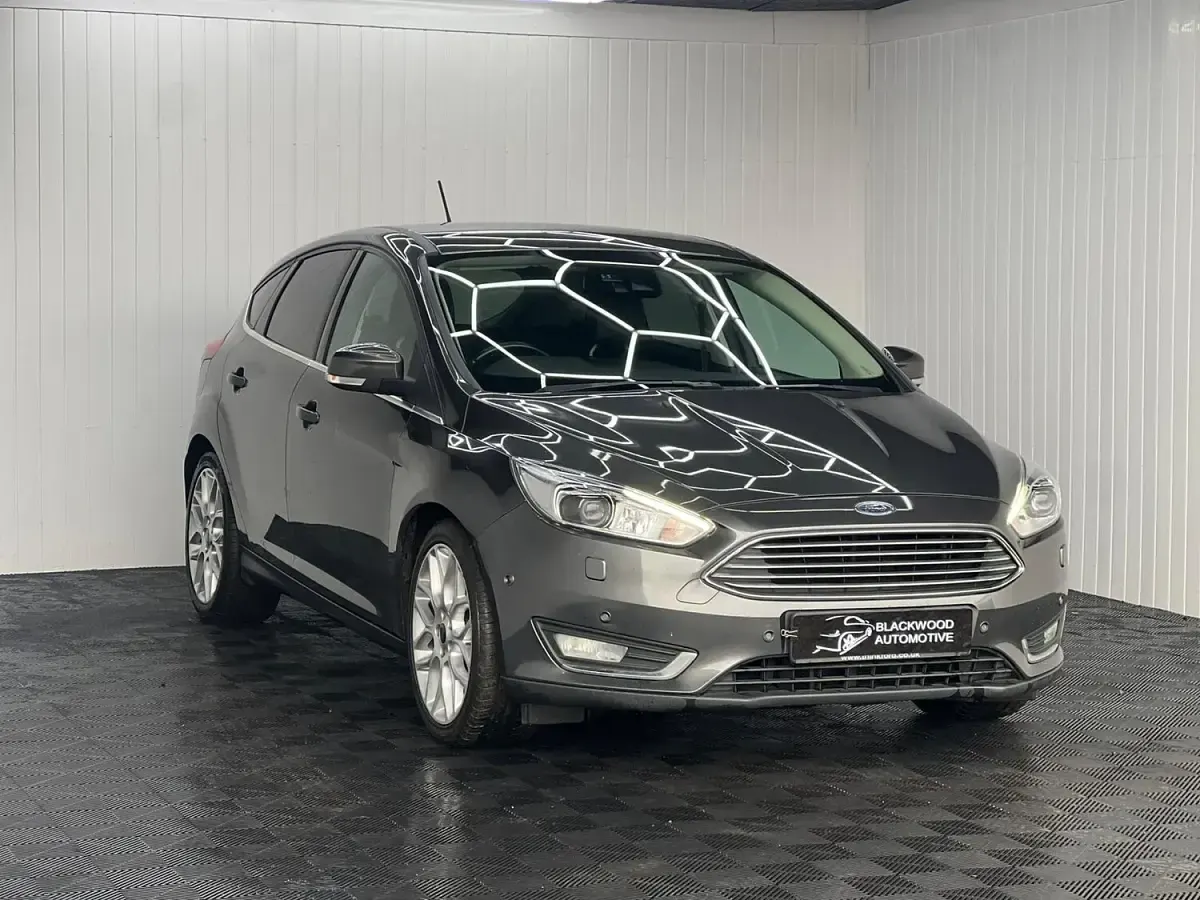 Used Ford Focus Titanium X 120 HP (88 kW) 2017 Grey Hatchback