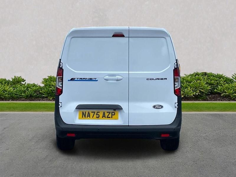 New Ford E-Transit Limited 100 kW (136 HP) 2025 White Van