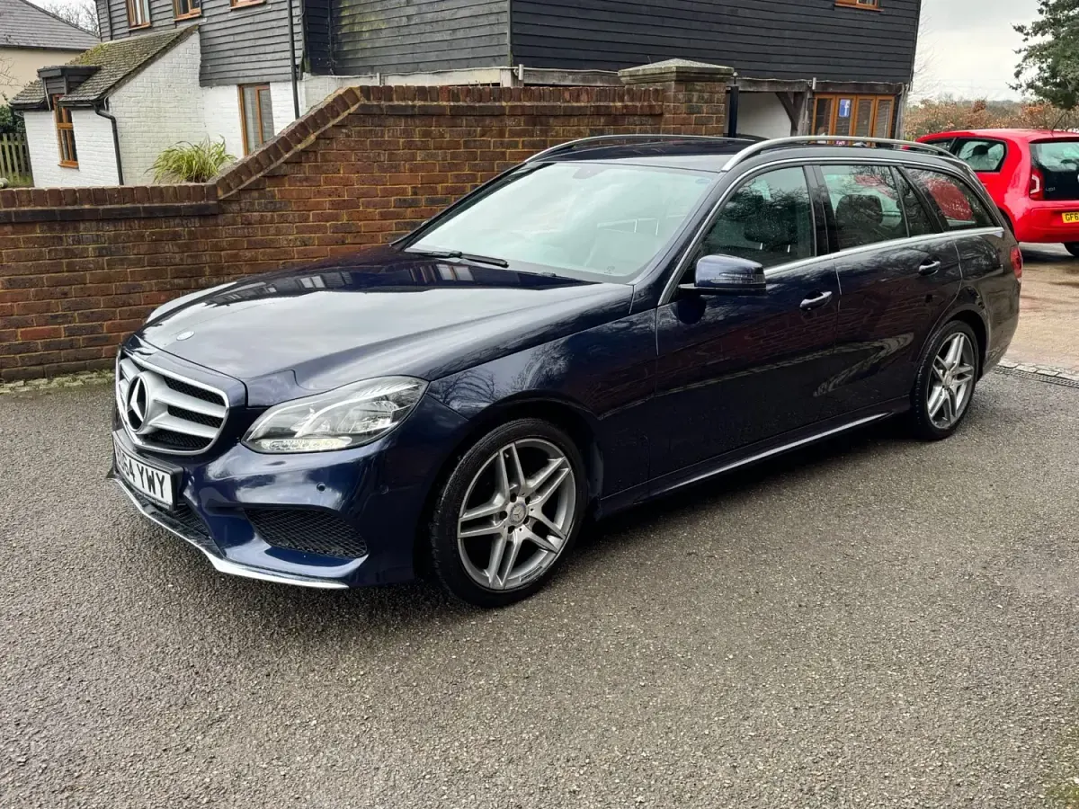 Used Mercedes E220 AMG line 2014 Blue Estate