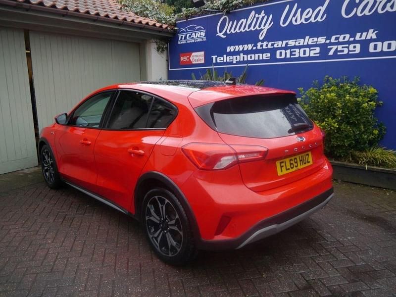 Used Ford Focus Active X 125 HP (91 kW) 2019 Red Hatchback