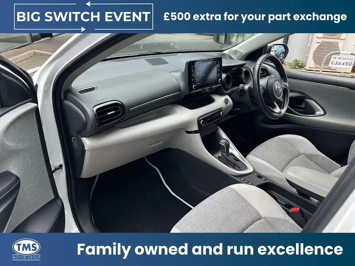 Used Toyota Yaris Hybrid 2021 White Hatchback