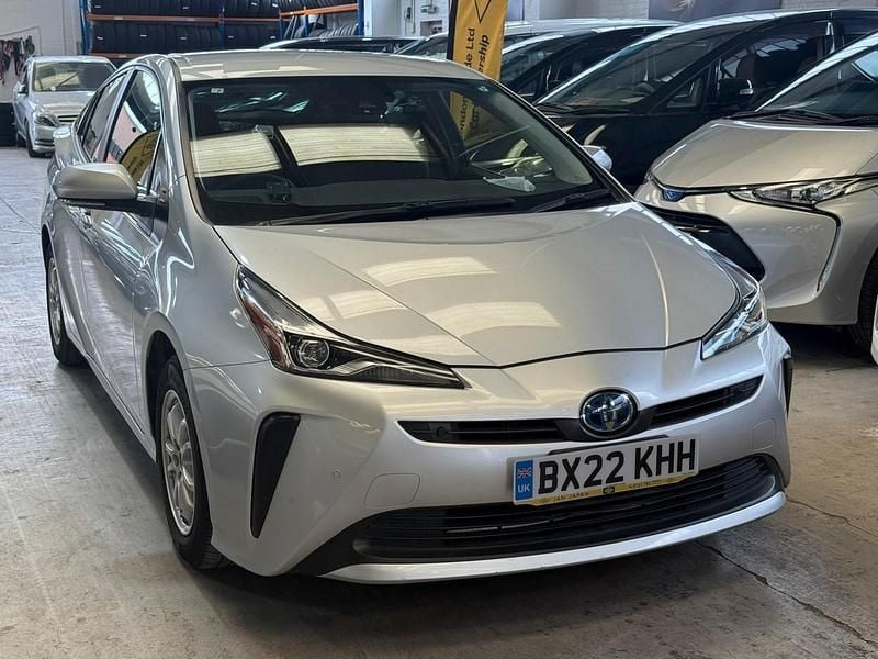 Silver Used 2025 Toyota Prius Hatchback | £13,900 (Fair price) - Image 1/4