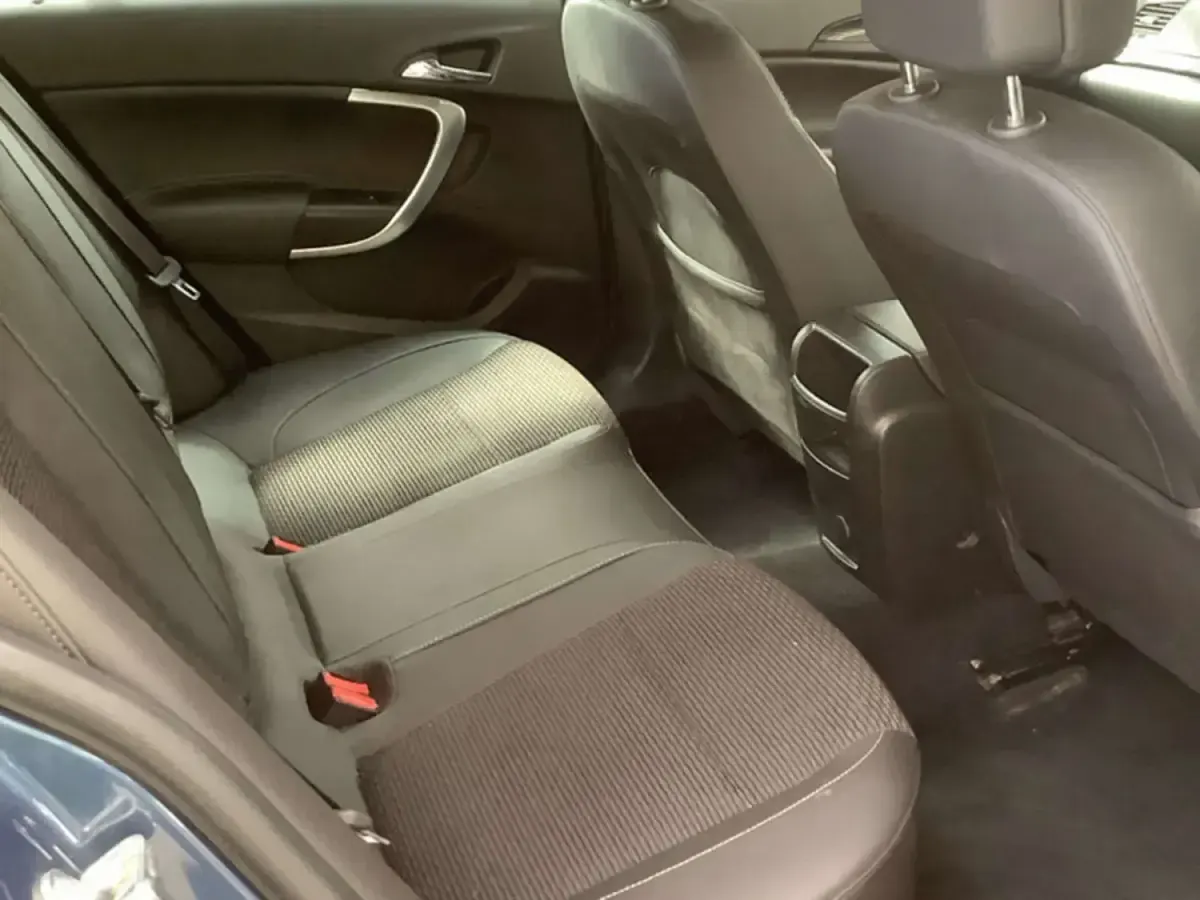 Second-hand Vauxhall Insignia S 136 CP (100 kW) 2016 Albastru Break