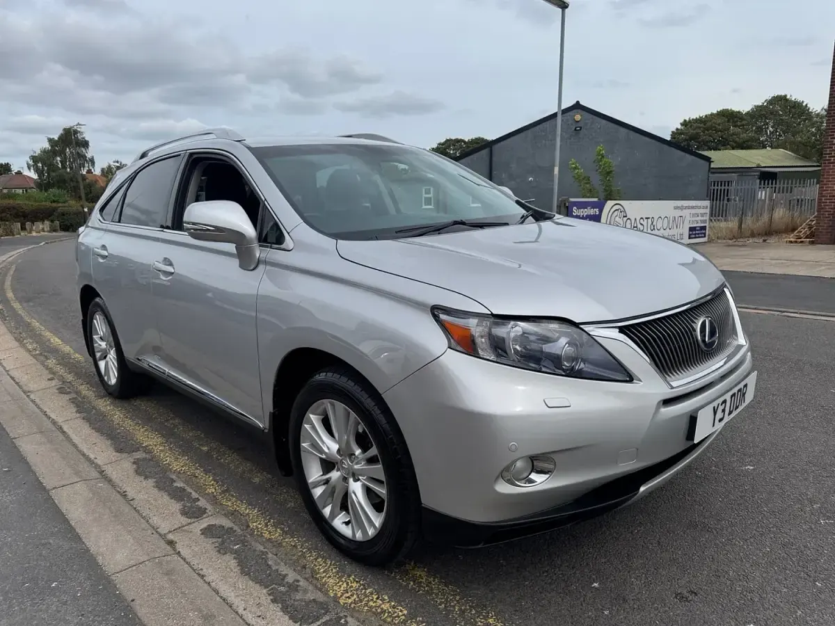 Used Lexus RX450h 299 HP (219 kW) 2011 Silver SUV