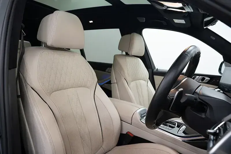 Used BMW X7 M Sport 380 HP (279 kW) 2023 Skyscraper grey metallic SUV