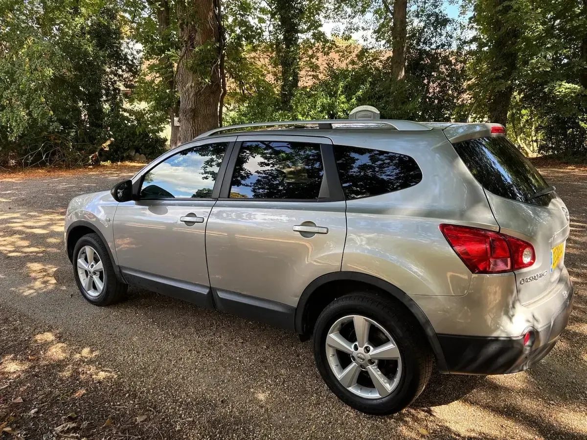 Used Nissan Qashqai +2 Acenta 104 HP (76 kW) 2009 Silver SUV