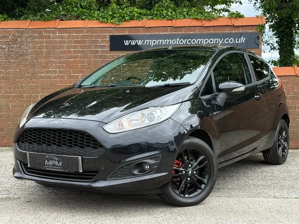 Used Ford Fiesta Zetec 82 HP (60 kW) 2015 Black Hatchback