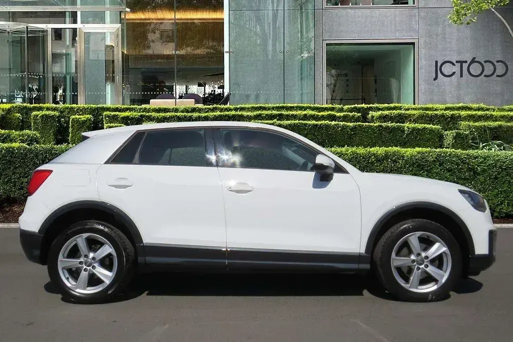 Usado Audi Q2 Sport 150 HP (110 kW) 2019 Branco SUV