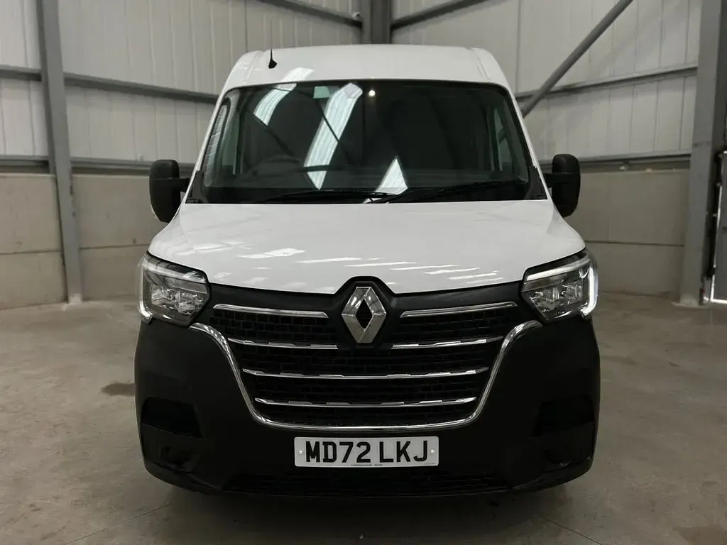 Used Renault Master Business 135 HP (99 kW) 2022 White MPV
