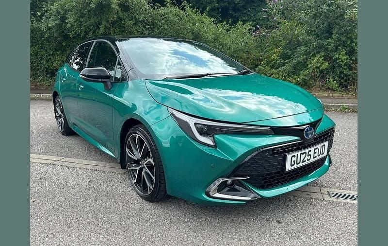 Green Used 2025 Toyota Corolla Hatchback | £29,495 (Expensive) - Image 1/4