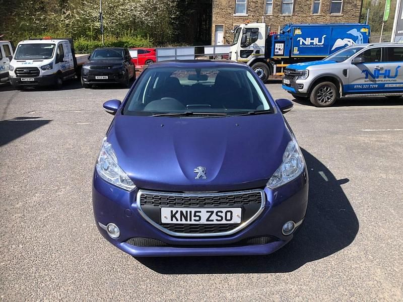 Used Peugeot 208 Active 68 HP (50 kW) 2015 Blue Hatchback