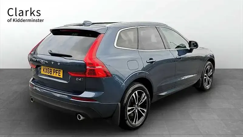 Usado Volvo XC60 Momentum 190 CV (139 kW) 2018 Azul SUV