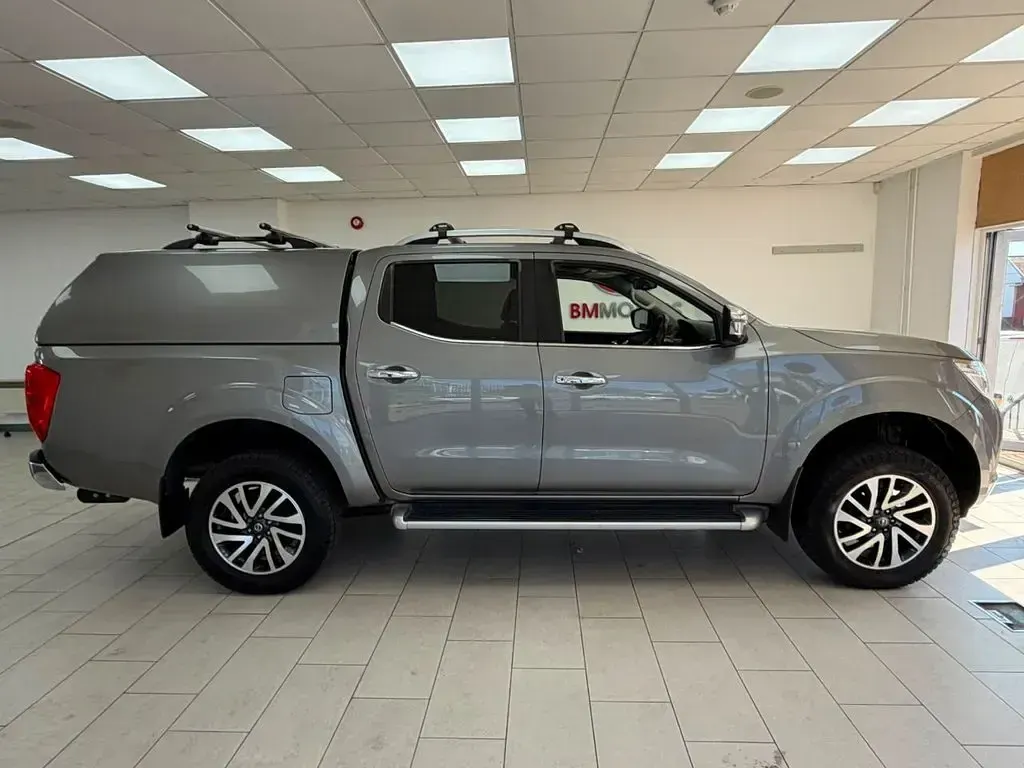 Used Nissan Navara Tekna 190 HP (139 kW) 2017 Grey Pickup