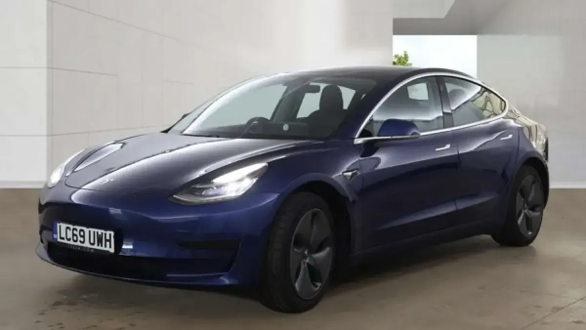 Used Tesla Model 3 Standard Range 177 kW (241 HP) 2019 Blue Sedan