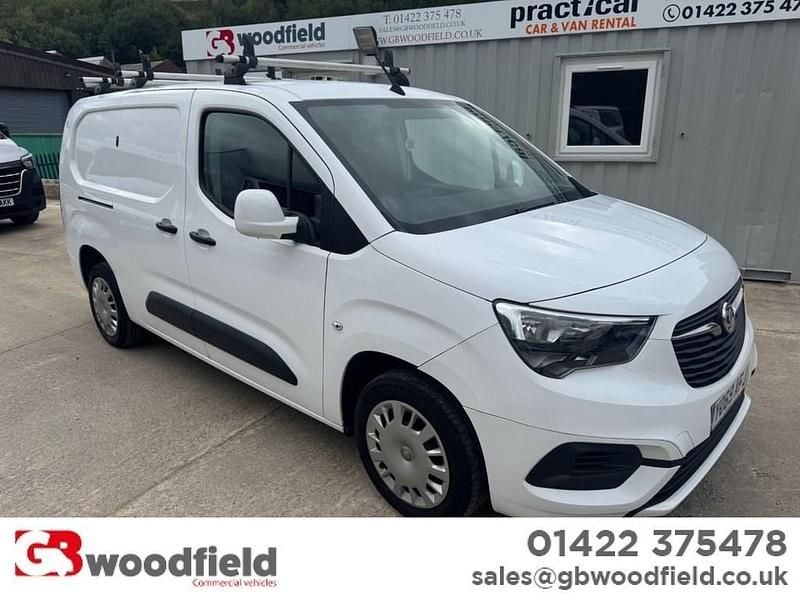 White Used 2020 Vauxhall Combo Sportive MPV | £7,995 (Fair price) - Image 1/3