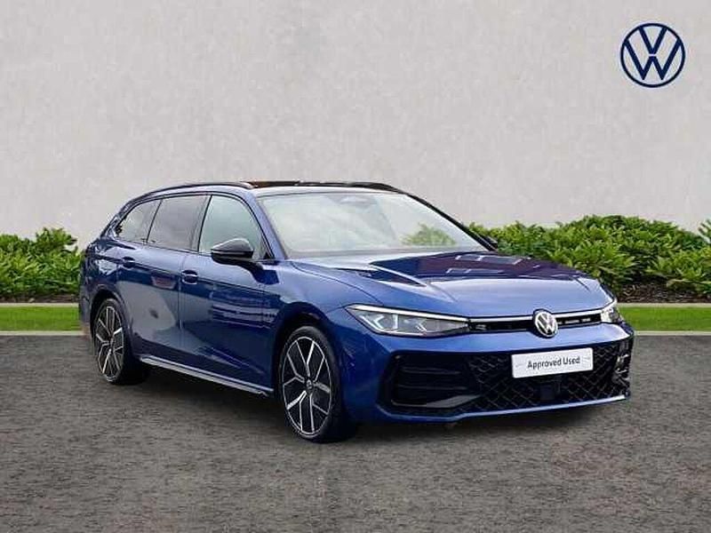 Used 2025 VW Passat R-line | £34,550 - Image 1/4