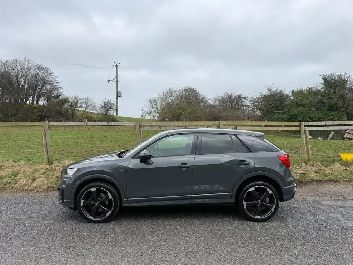 Used Audi Q2 Black Edition 150 HP (110 kW) 2019 Grey SUV