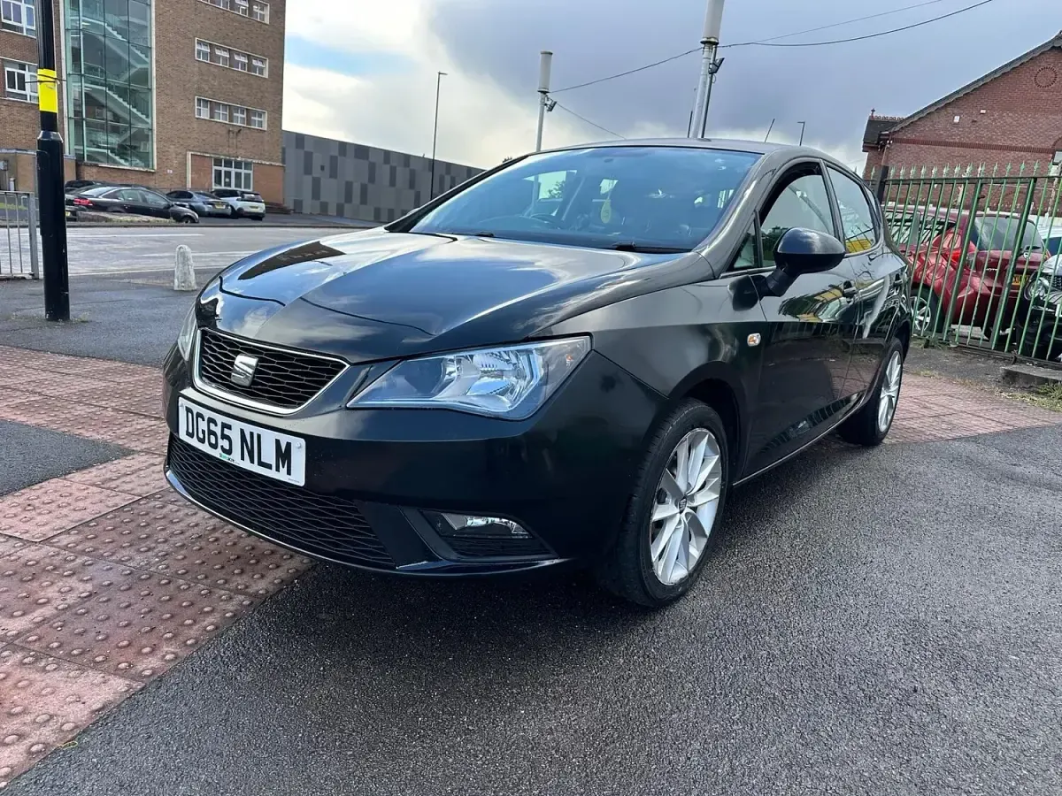 Usado Seat Ibiza 85 HP (62 kW) 2015 Preto Citadino