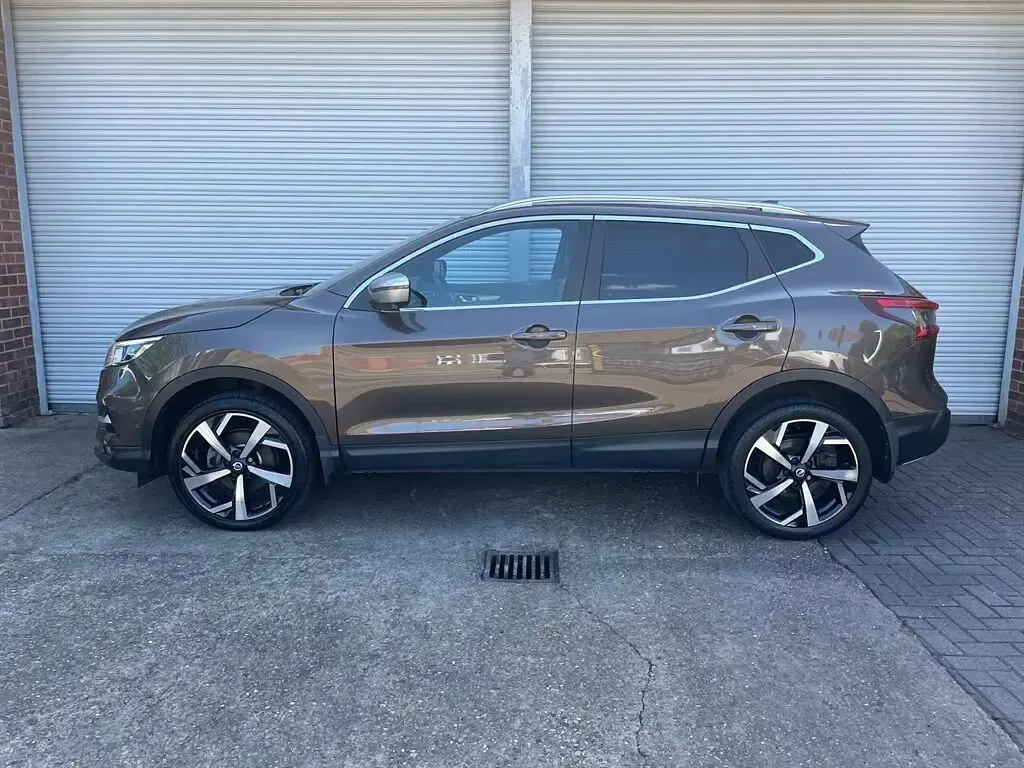 Used Nissan Qashqai Tekna+ 130 HP (95 kW) 2017 Bronze SUV