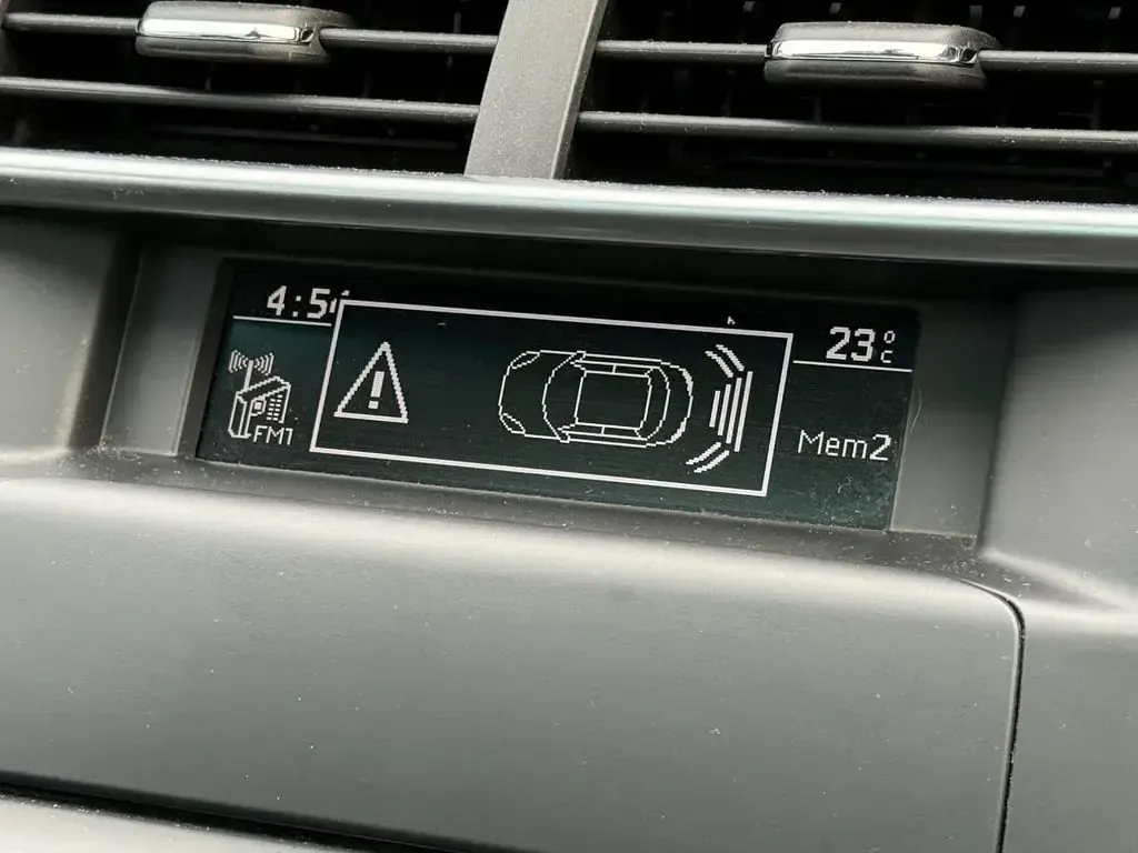 Used Citroën C4 SELECTION 120 HP (88 kW) 2013 White Hatchback