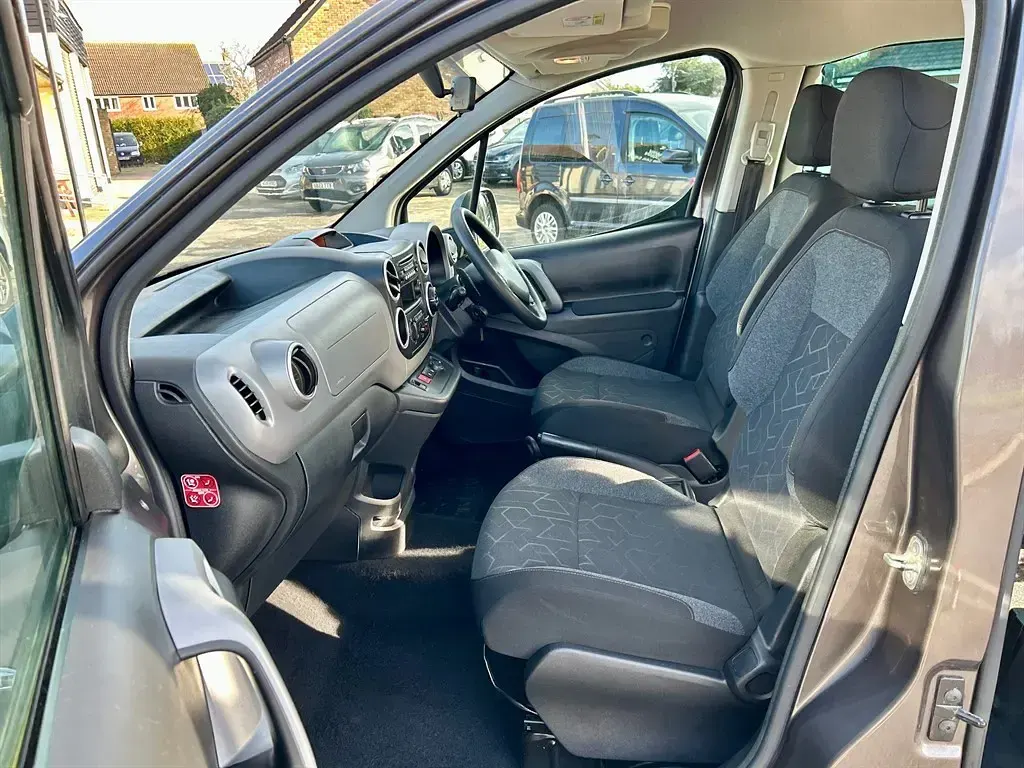 Used Peugeot Partner Allure 2017 Metallic grey MPV