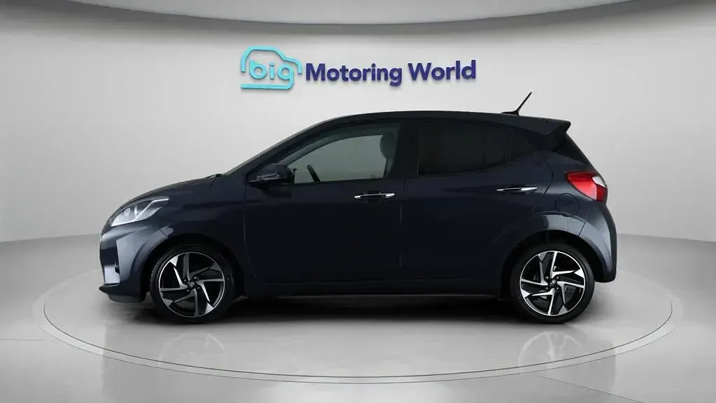 Used Hyundai i10 Premium 67 HP (49 kW) 2023 Grey Hatchback