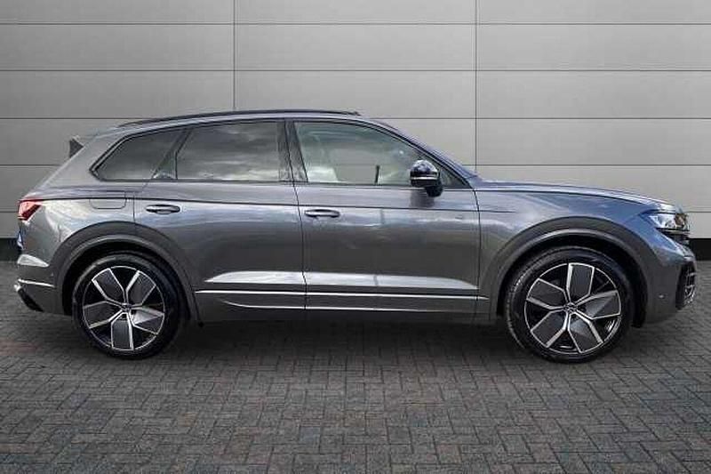 Used VW Touareg Black Edition 286 HP (210 kW) 2025 Silicon grey SUV