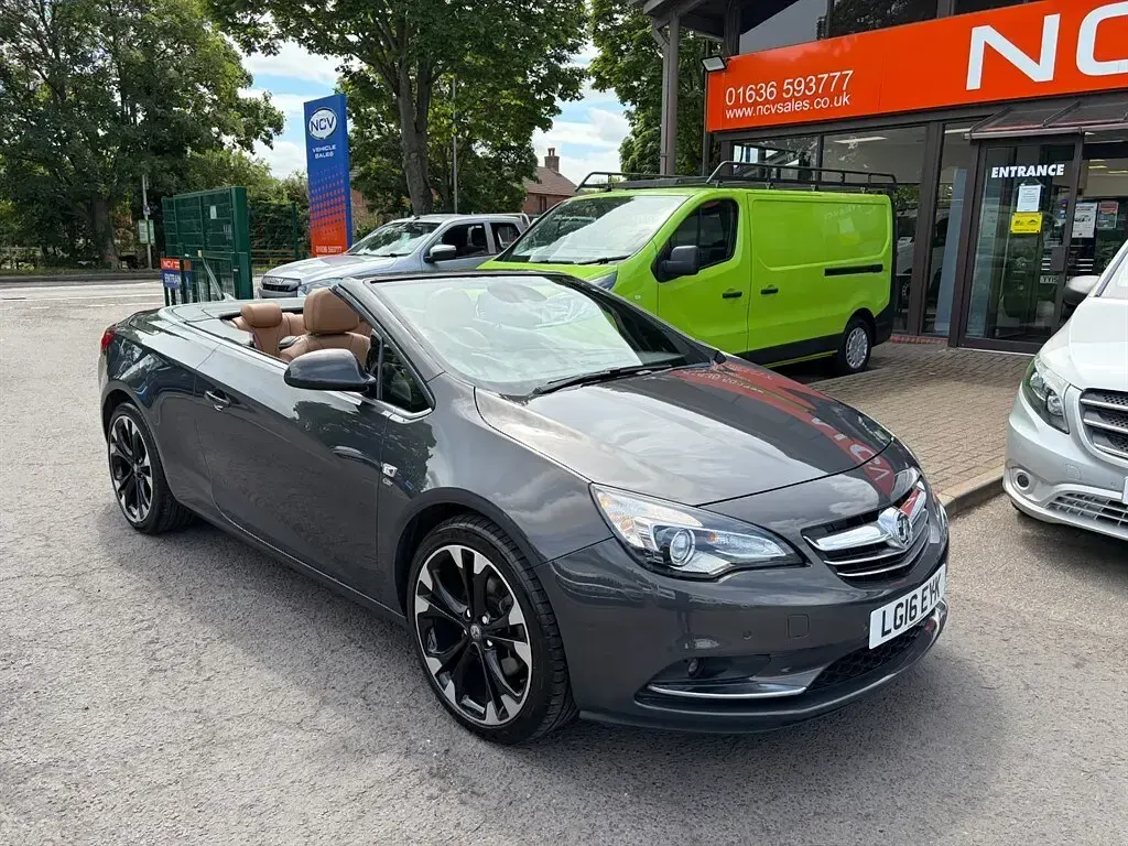 Used Vauxhall Cascada Elite 140 HP (102 kW) 2016 Grey Cabriolet