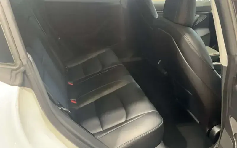 Used Tesla Model 3 Standard Range Plus 239 kW (325 HP) 2020 White Sedan