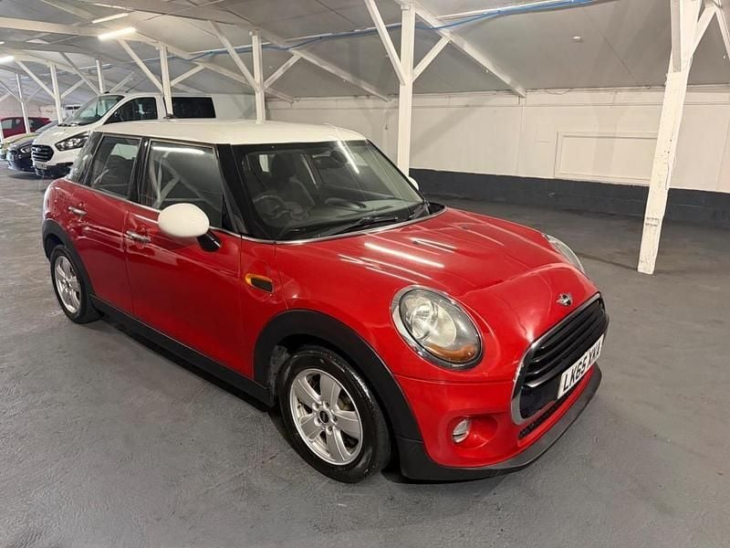 Used Mini Cooper D Hatch 2015 Red Hatchback