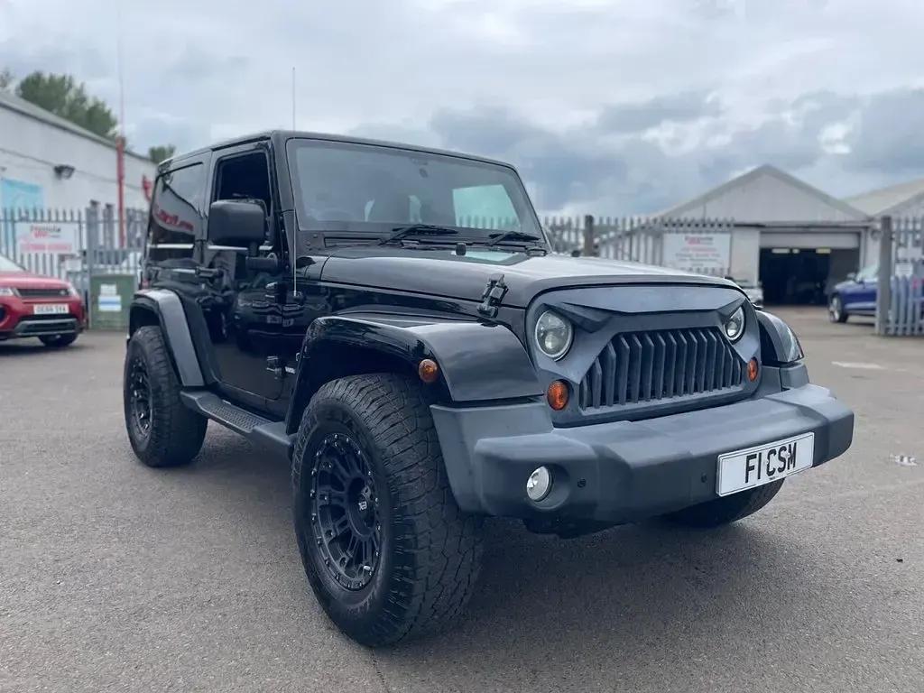 Used Jeep Wrangler Overland 197 HP (144 kW) 2012 Black SUV