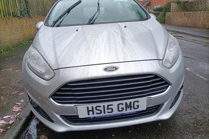 Silver Used 2015 Ford Fiesta Zetec Hatchback | £7,399 (Good price) - Image 1/1