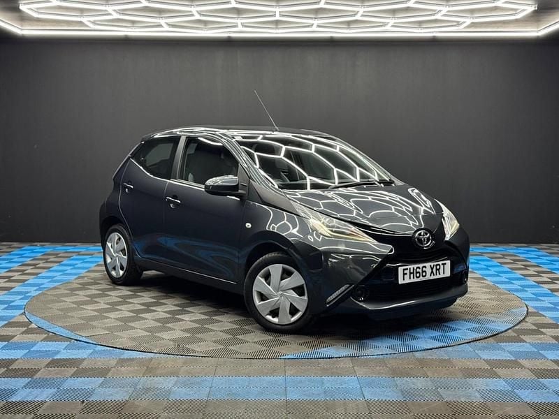 Used Toyota Aygo X-play 69 HP (50 kW) 2017 Grey Hatchback