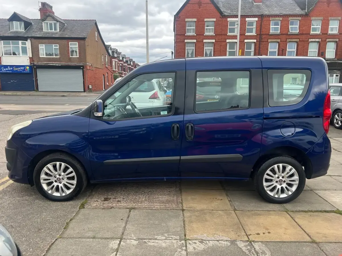 Used Fiat Doblò 2012 Blue MPV