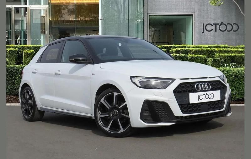Used Audi A1 Black Edition 108 HP (79 kW) 2021 White SUV